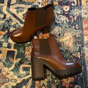 H&M brown platform chelsea boots size 8 NWT